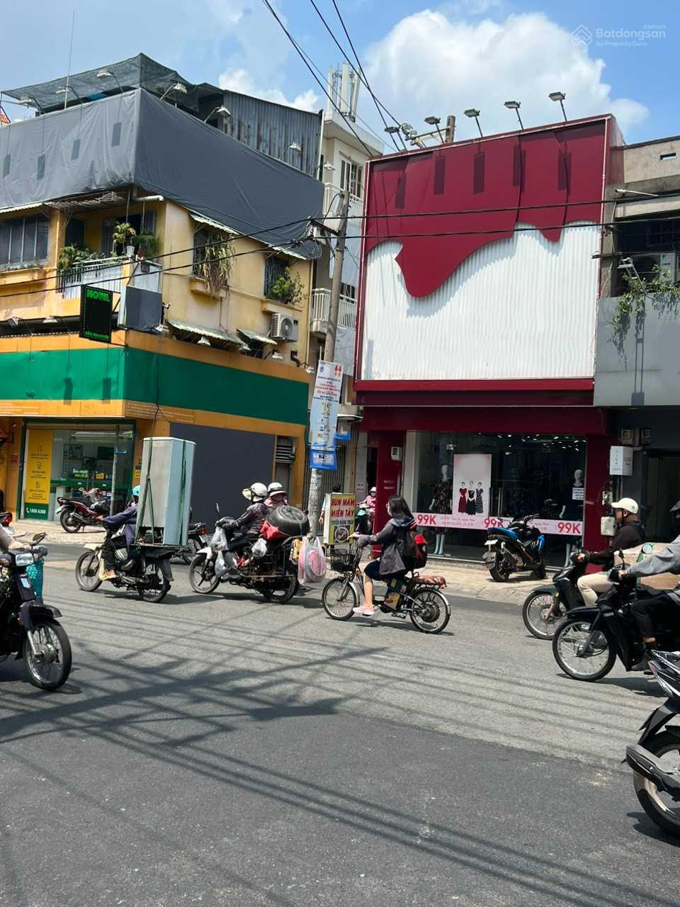 Cho thuê căn góc 2MT Đường Cách Mạng Tháng Tám , Phường 4, Quận Tân Bình.